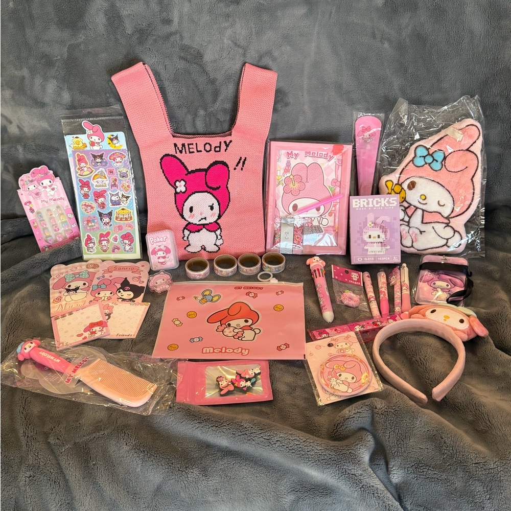 🩷Sanrio My Melody Knit Tote Bag & 20 + Accessories Bundle